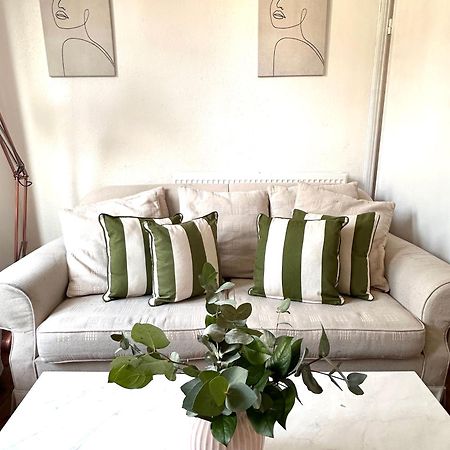 Charming, Renovated Residence In Willesden Green Londra Esterno foto