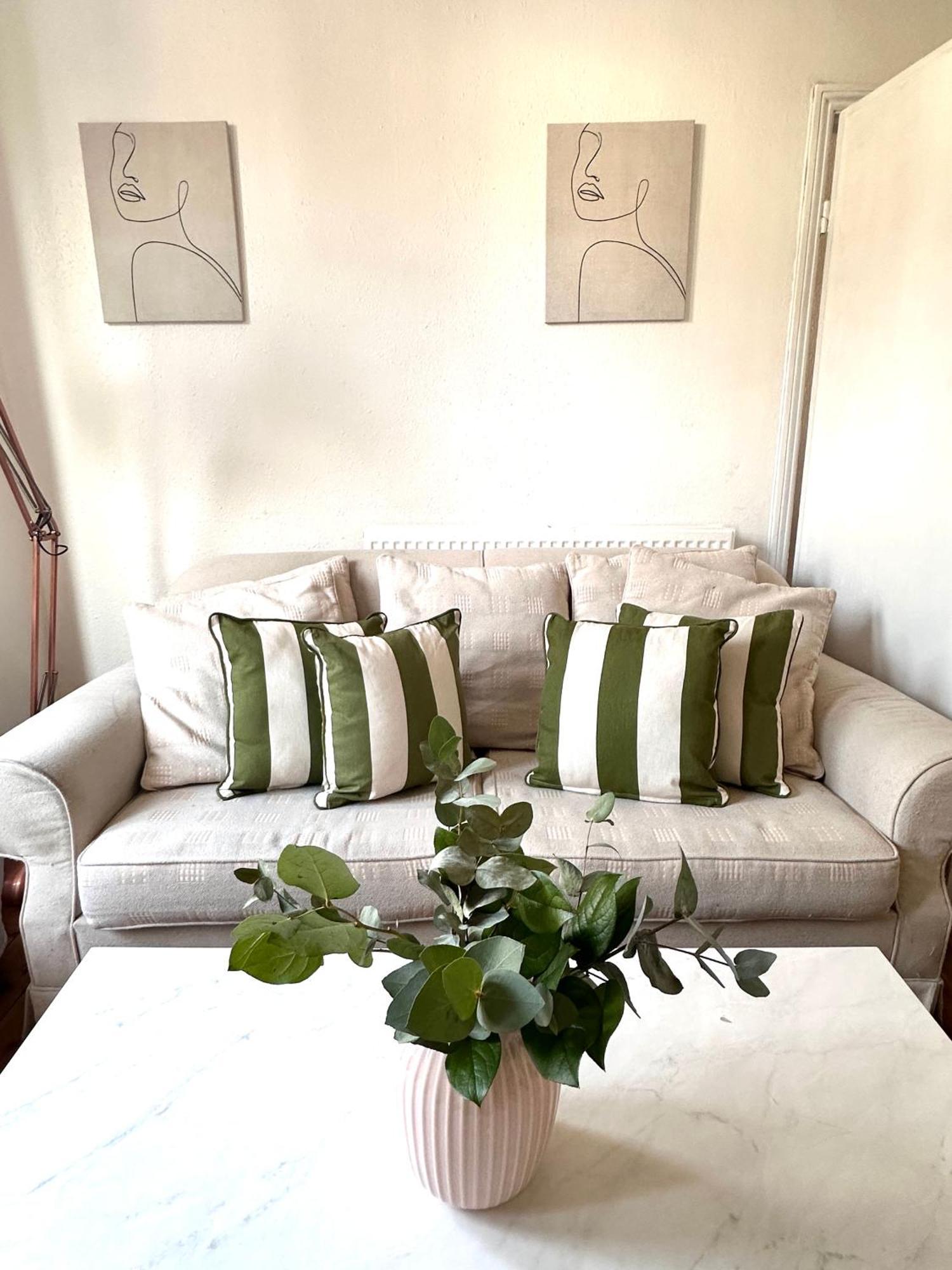 Charming, Renovated Residence In Willesden Green Londra Esterno foto